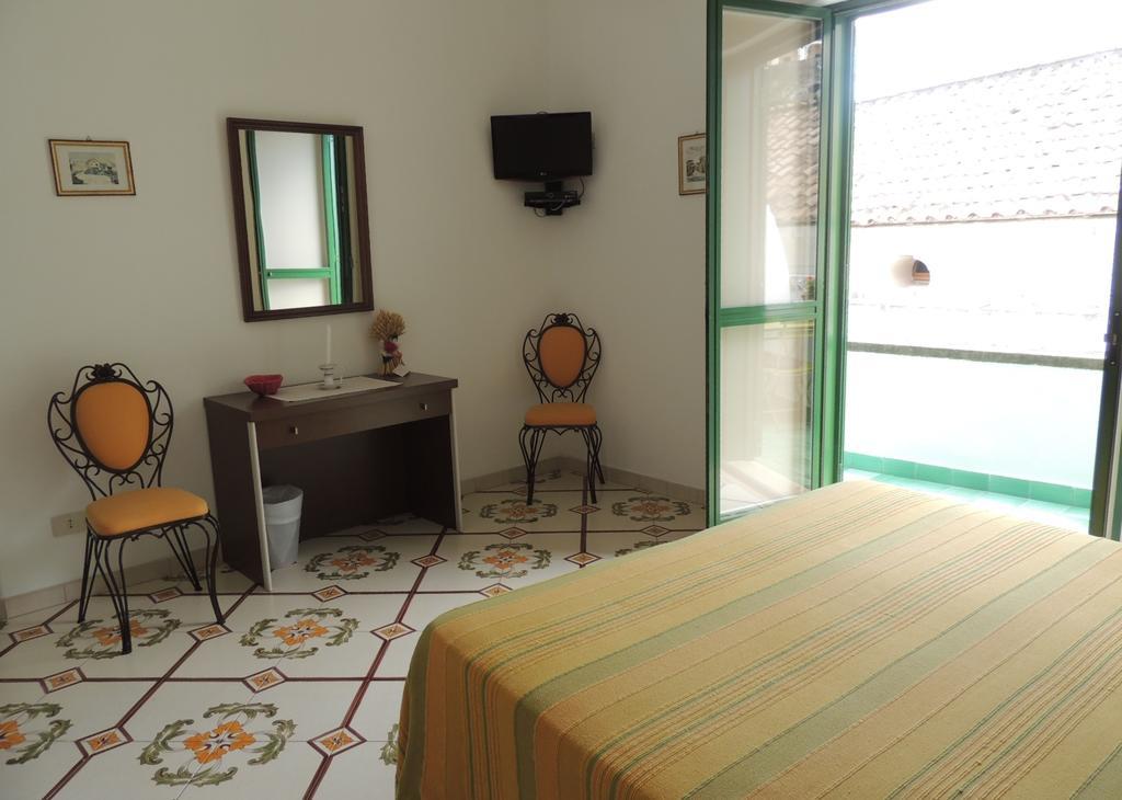 La Tavolozza Residence Positano Ruang foto